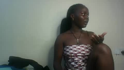 hotlina01 online show from May 1, 1:49 pm