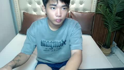 hottestloues online show from June 21, 1:01 am