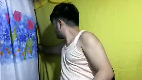 HottestPinoy32 online show from May 30, 3:32 pm
