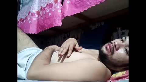 HottestPinoy32 online show from May 16, 12:37 pm