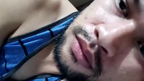 HottestPinoy32 online show from May 10, 4:35 pm
