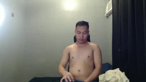 hottie_kyle69 online show from June 2, 1:51 am