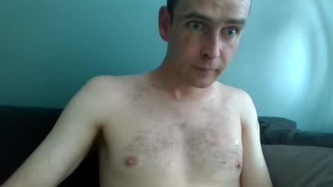 hubercik038 online show from July 4, 9:35 am