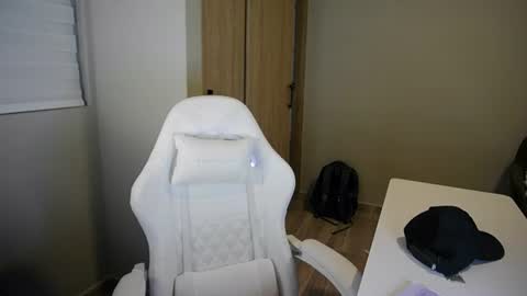 hun_damer online show from June 30, 4:12 am