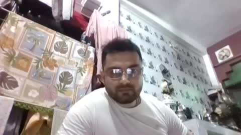 hunkster102 online show from June 18, 1:27 pm
