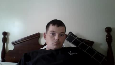 huntdog1221 online show from June 25, 7:08 pm