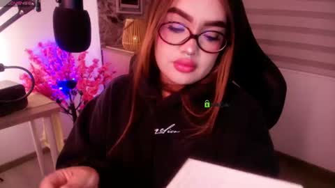 Ari online show from August 8, 1:04 am