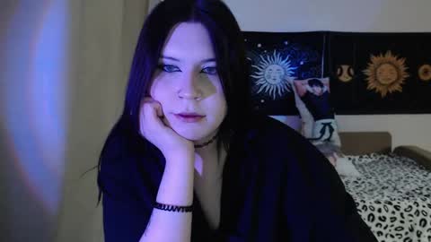 Vella online show from May 25, 3:29 pm