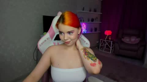 Roxy online show from May 26, 7:09 pm