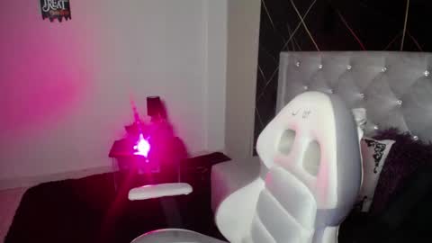 im_bunny__ online show from June 1, 11:55 am