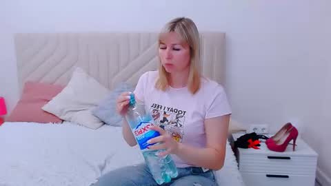 incredible_ariela online show from July 3, 4:34 pm