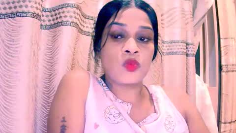 indiansexyy21 online show from May 31, 7:48 pm