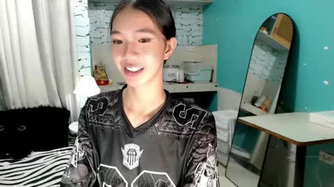 Reign online show from May 27, 7:33 pm