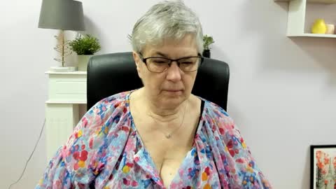 I R I S online show from May 25, 6:08 am