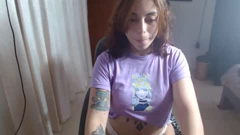 irisarellano_ online show from May 27, 2:03 pm