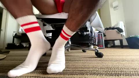 isaac_akamu online show from May 13, 6:06 pm