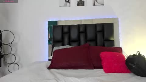 Isabella Moon9 online show from July 13, 1:36 pm