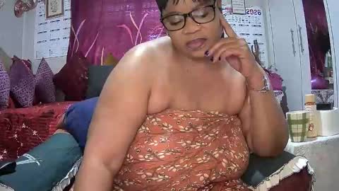 itumeleng74 online show from May 18, 5:46 am