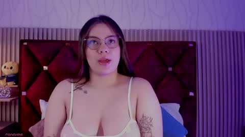 ivybloom_ online show from June 1, 12:06 pm