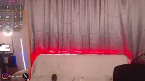 Hey im Jaxxxon check my info     online show from July 19, 11:35 am