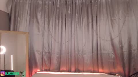 Hey im Jaxxxon check my info     online show from June 23, 2:34 pm