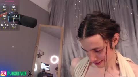 Hey im Jaxxxon check my info     online show from July 8, 4:21 pm