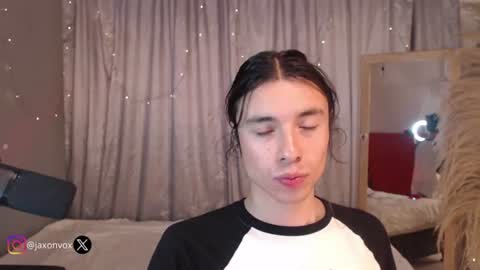 Hey im Jaxxxon check my info     online show from July 30, 11:22 am
