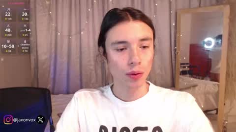 Hey im Jaxxxon check my info     online show from August 3, 10:54 am
