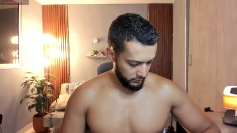 Calix  Independient model Insta and twt Calixsnake online show from May 18, 11:33 pm