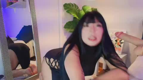 Jade online show from May 4, 8:15 pm