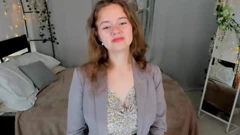 Jade online show from July 31, 7:15 pm