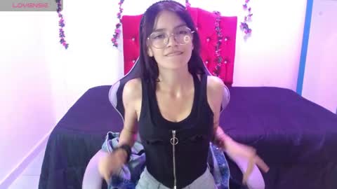 jaide412638 online show from May 2, 9:53 pm