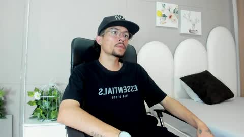Jake  online show from June 3, 8:03 pm