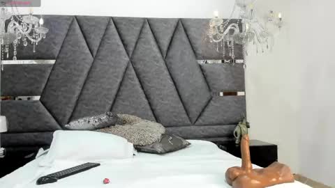 janna_foxx online show from May 20, 3:58 am
