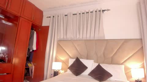 jasmin_melons online show from May 12, 3:15 am