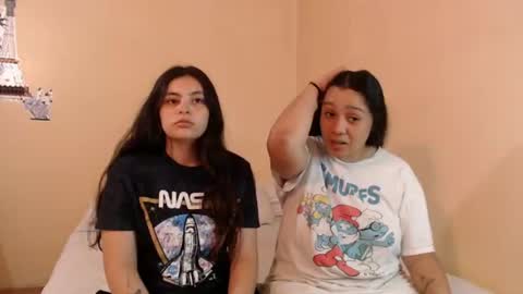 Jazmin and Scarlett online show from July 8, 9:40 pm