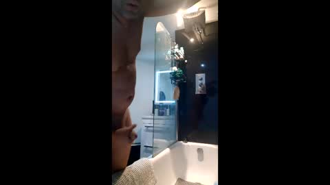 jbjbjwood1986 online show from June 7, 4:34 pm