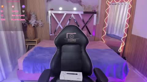 jenna_tay1 online show from May 19, 7:10 pm