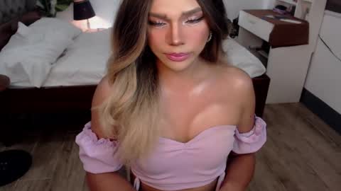 jesie_hot69 online show from July 15, 4:51 am