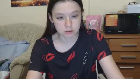 jessicaholland1 online show from May 31, 5:55 pm