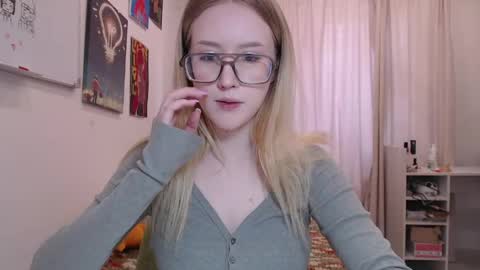joan_kiss online show from May 31, 7:51 am