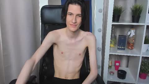john__strong online show from July 4, 3:59 pm