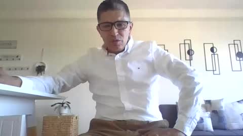 juanearth1 online show from June 3, 9:53 pm