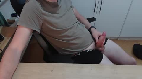 junk2711 online show from May 9, 2:01 pm