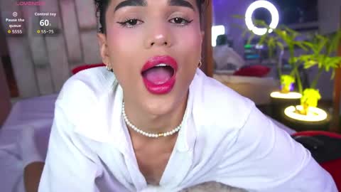 kai_onfire online show from May 30, 6:12 am