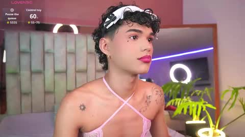 kai_onfire online show from May 26, 4:51 am