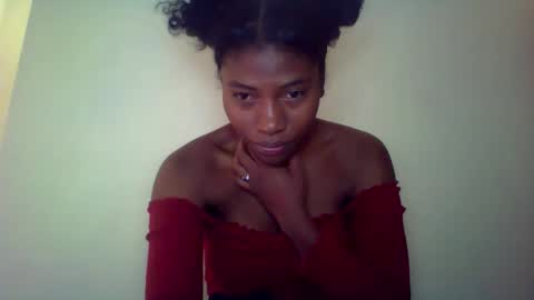 karoliee online show from April 26, 6:22 am