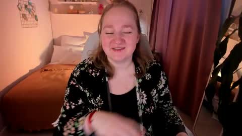 Kate   Follow me dear  online show from May 8, 2:34 pm
