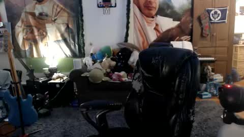 Katie online show from May 17, 4:11 am