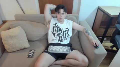 kaynn_b online show from February 5, 1:04 am